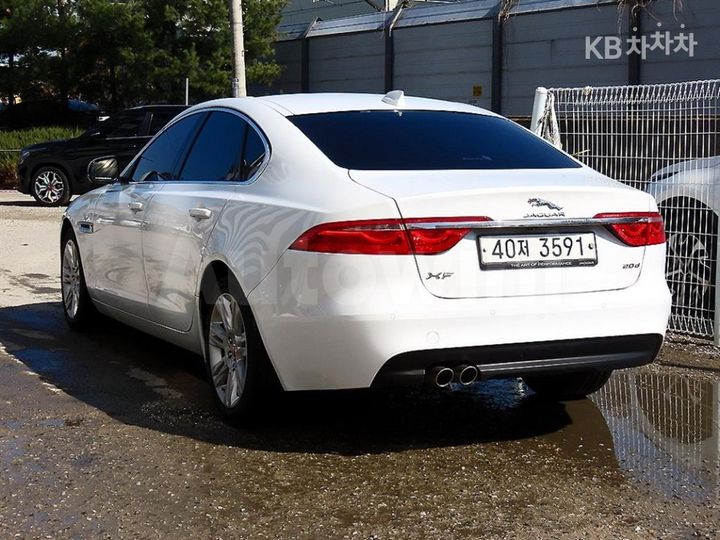 Jaguar XF 2018 — 3