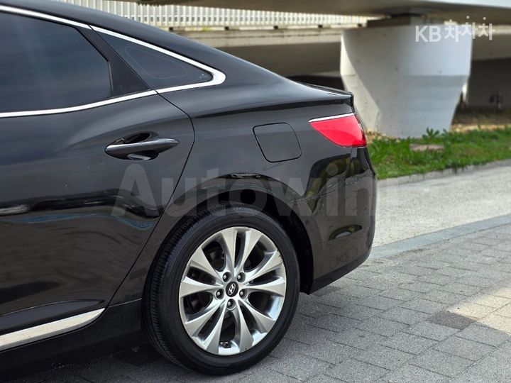 Hyundai Grandeur 2012 — 3