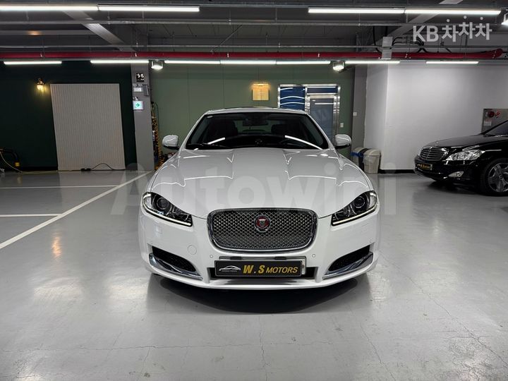 Jaguar XF 2014 — 2