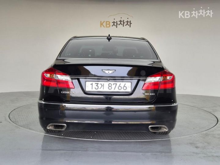 Hyundai Genesis 2013 — 2