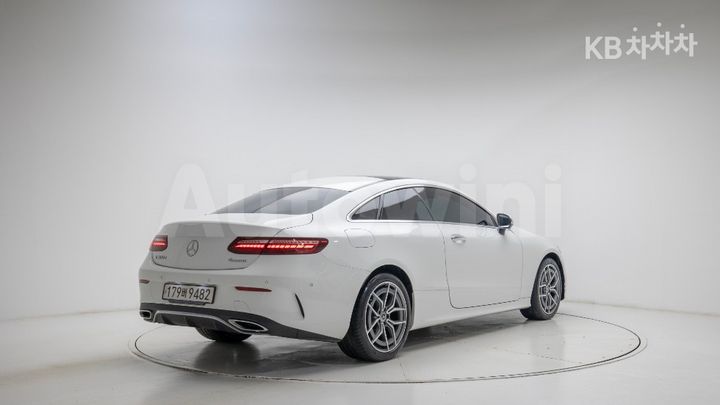 Mercedes-Benz E Class 2023 — 4