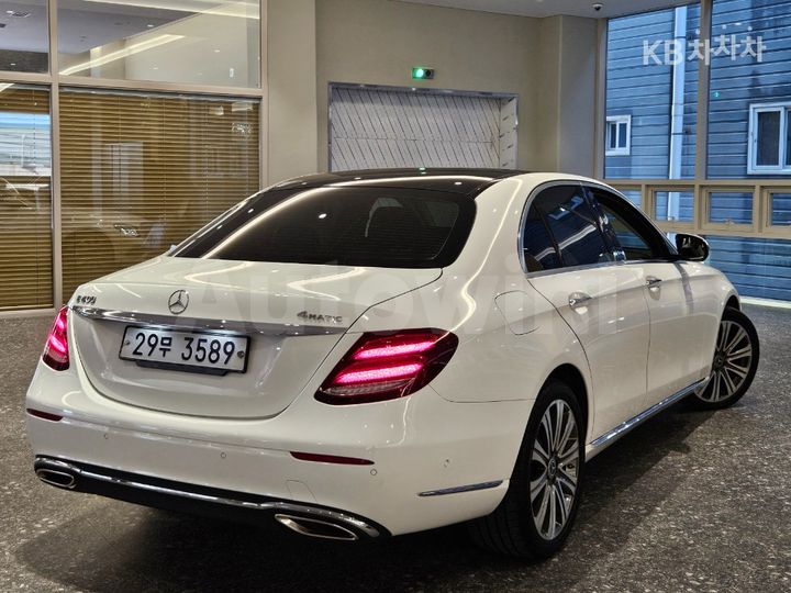 Mercedes-Benz E Class 2018 — 2