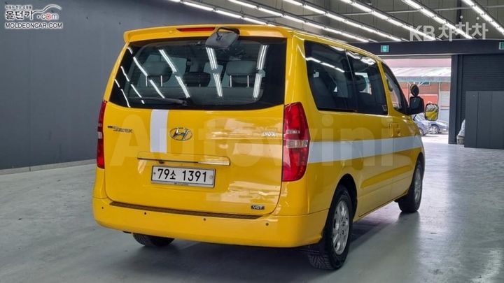 Hyundai Starex 2011 — 2