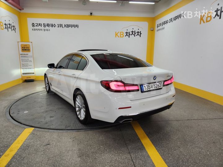 BMW 5 Series 2022 — 4