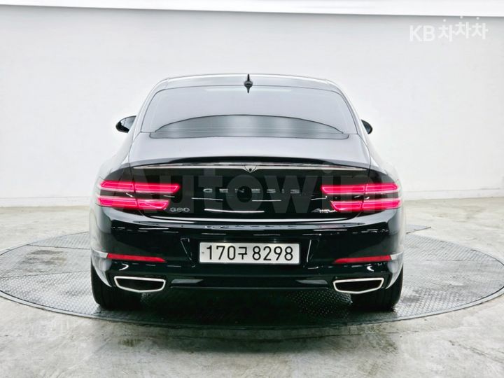 Genesis G80 2023 KMTGB41CDPU186407 — 2
