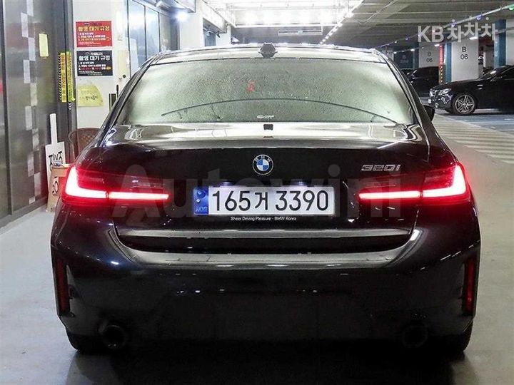 BMW 3 Series 2023 — 5