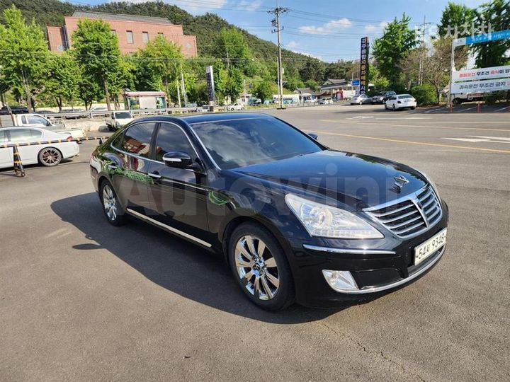 Hyundai Equus 2010 — 2
