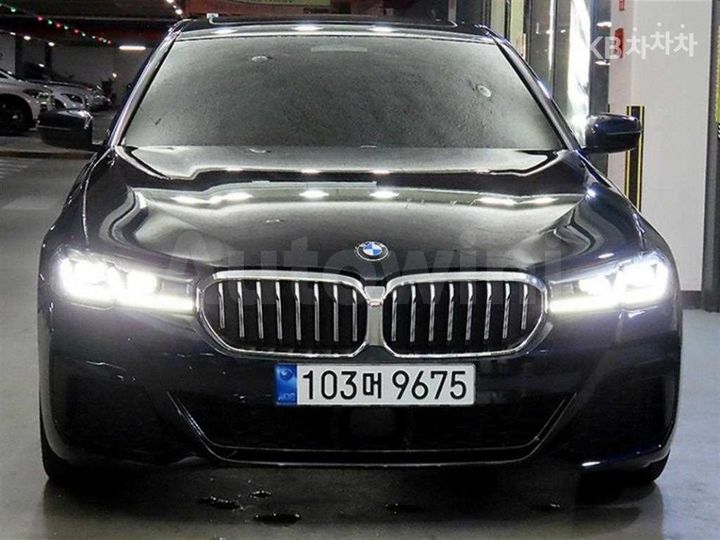 BMW 5 Series 2022 — 2