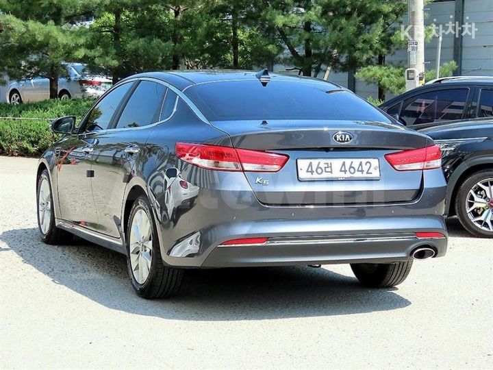 Kia K5 2016 KNAGX411BGA019383 — 3