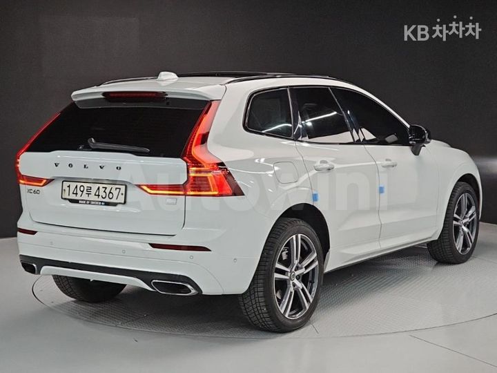 Volvo XC60 2021 — 4