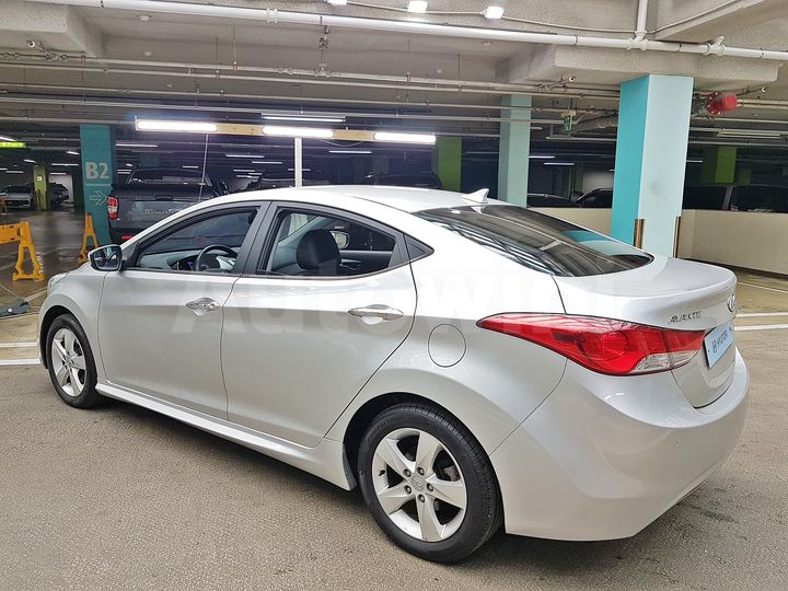 Hyundai Avante 2012 — 5