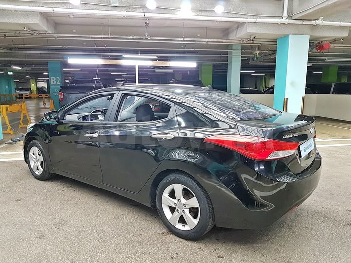 Hyundai Avante 2012 — 5