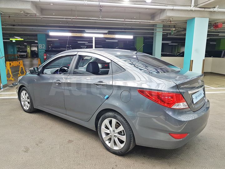 Hyundai Accent 2011 — 5