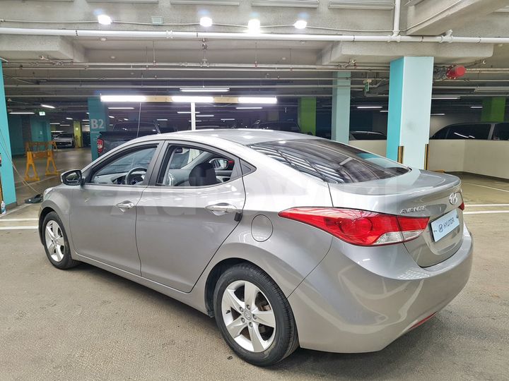 Hyundai Avante 2012 — 5