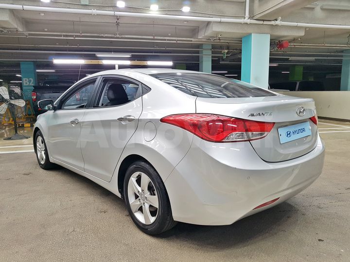 Hyundai Avante 2012 — 5