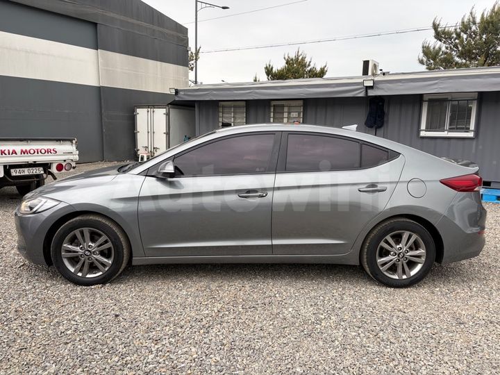 Hyundai Avante 2017 — 3