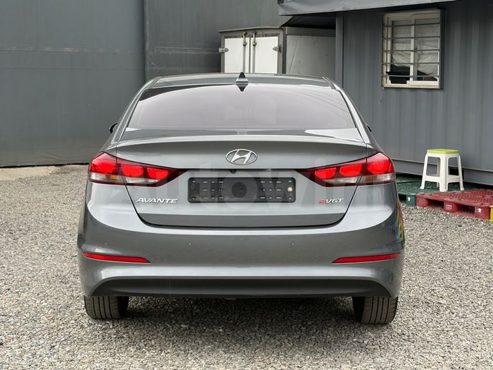 Hyundai Avante 2017 — 4