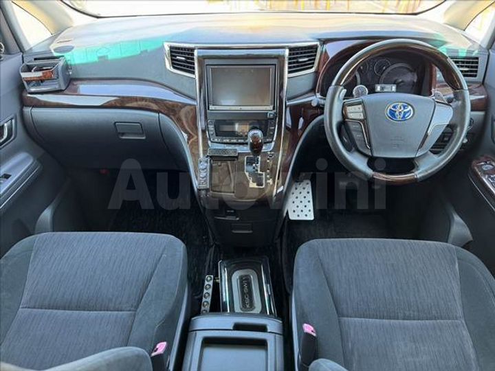 Toyota Vellfire 2013 — 2