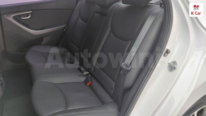 Hyundai Avante 2015 — 3