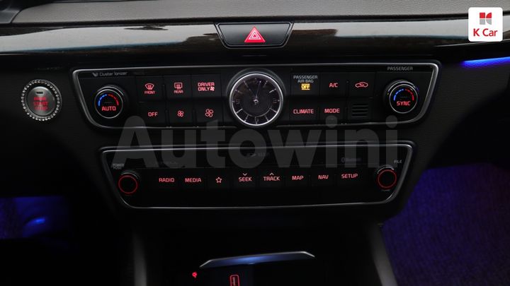 Kia K7 2018 KNALB41GBJA011546 — 4