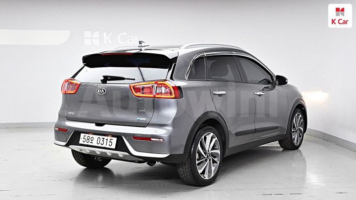 Kia Niro 2017 — 2