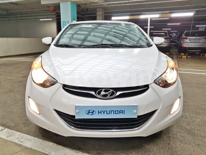 Hyundai Avante 2012 — 3