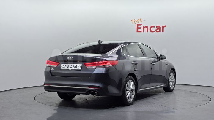 Kia K5 2016 — 2