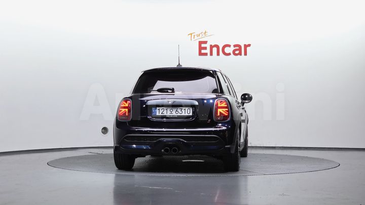 Mini Cooper 2022 — 4