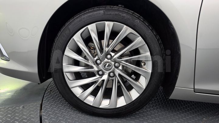 Lexus ES 2022 — 5