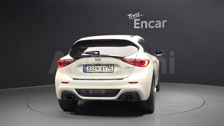 Infiniti Q 2017 — 4