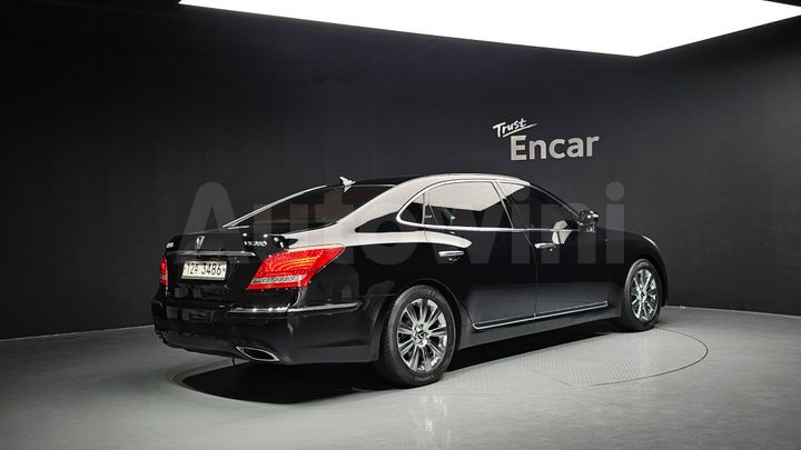 Hyundai Equus 2010 — 2