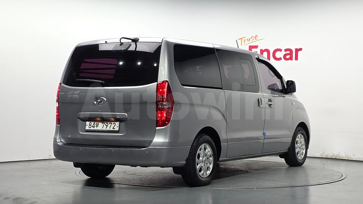 Hyundai Starex 2014 — 2