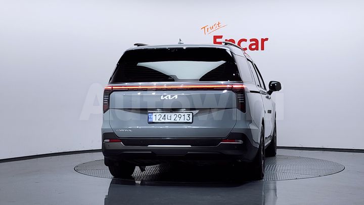 Kia Carnival 2025 — 4