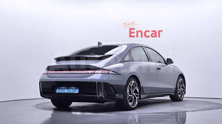 Hyundai Ioniq 2023 — 2