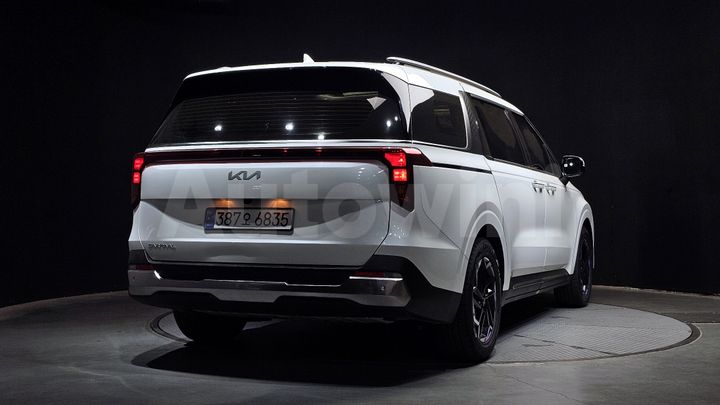 Kia Carnival 2024 — 2