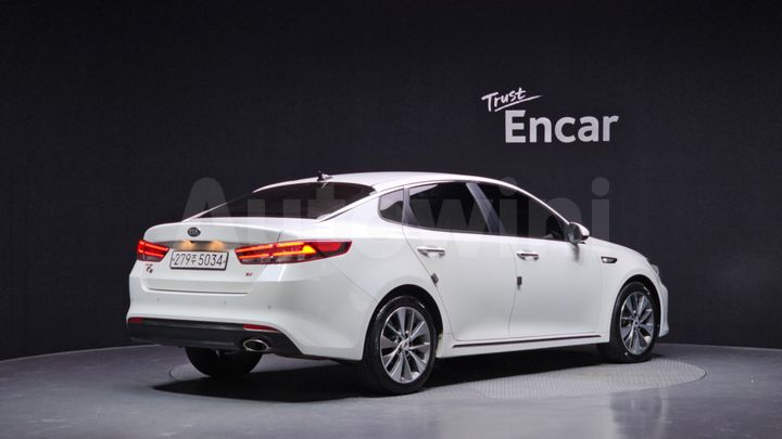 Kia K5 2016 — 2
