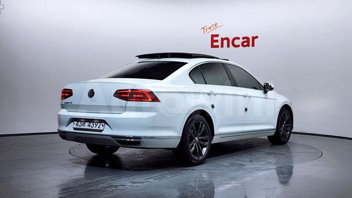 Volkswagen Passat 2018 — 2