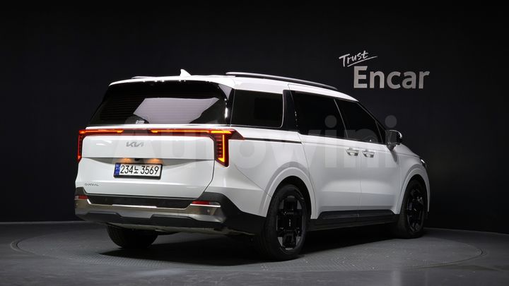 Kia Carnival 2025 — 2