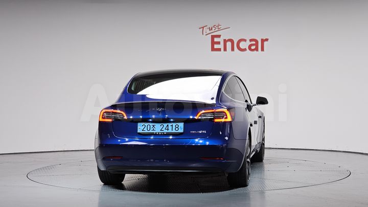 Tesla Model 3 2020 — 4