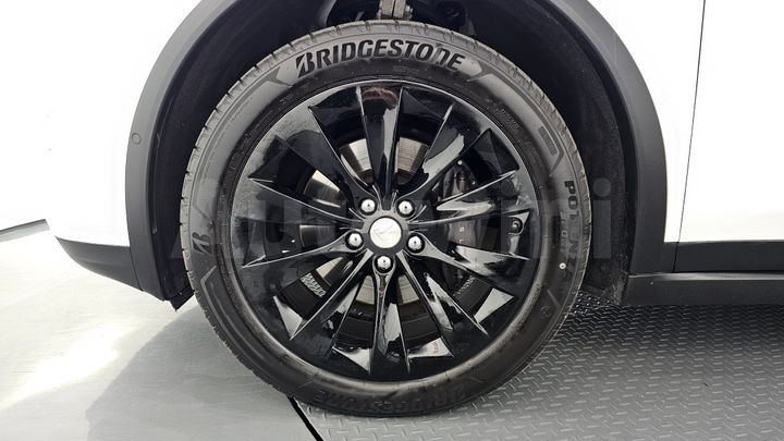 Tesla Model X 2020 — 5
