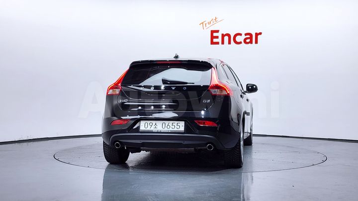 Volvo V40 2016 — 4