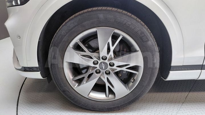 Genesis GV70 2023 — 5