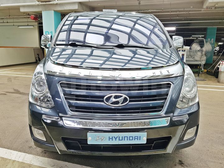 Hyundai Starex 2017 — 2