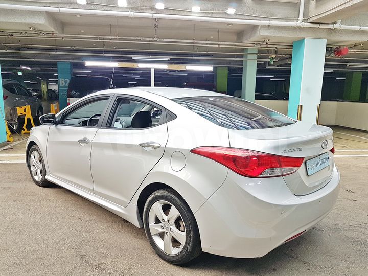 Hyundai Avante 2012 — 5