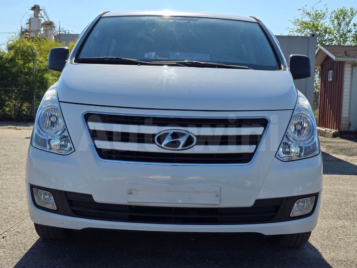 Hyundai Starex 2017 — 2