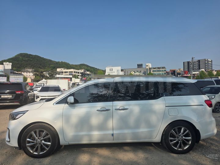 Kia Carnival 2019 — 3