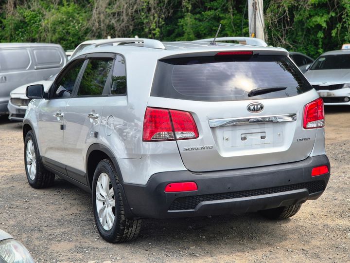 Kia Sorento 2010 — 3