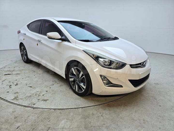 Hyundai Avante 2015 — 3