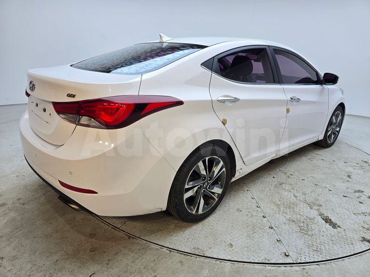 Hyundai Avante 2015 — 4