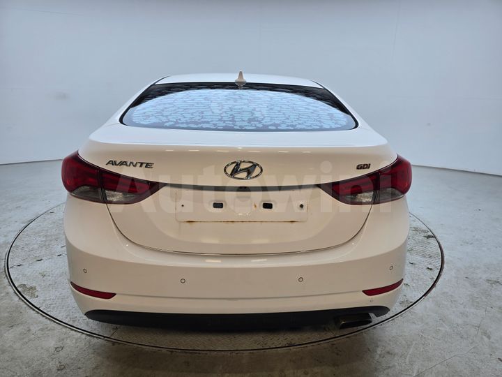 Hyundai Avante 2015 — 5